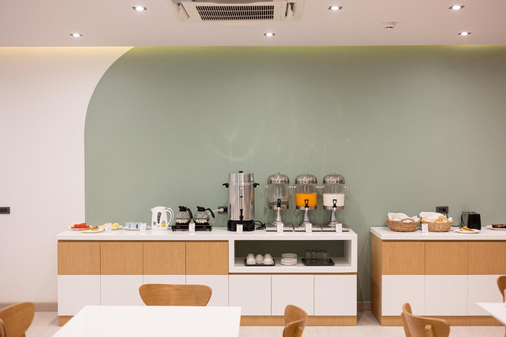 Pure Eleven Hotel Bangkok Makkasan Экстерьер фото